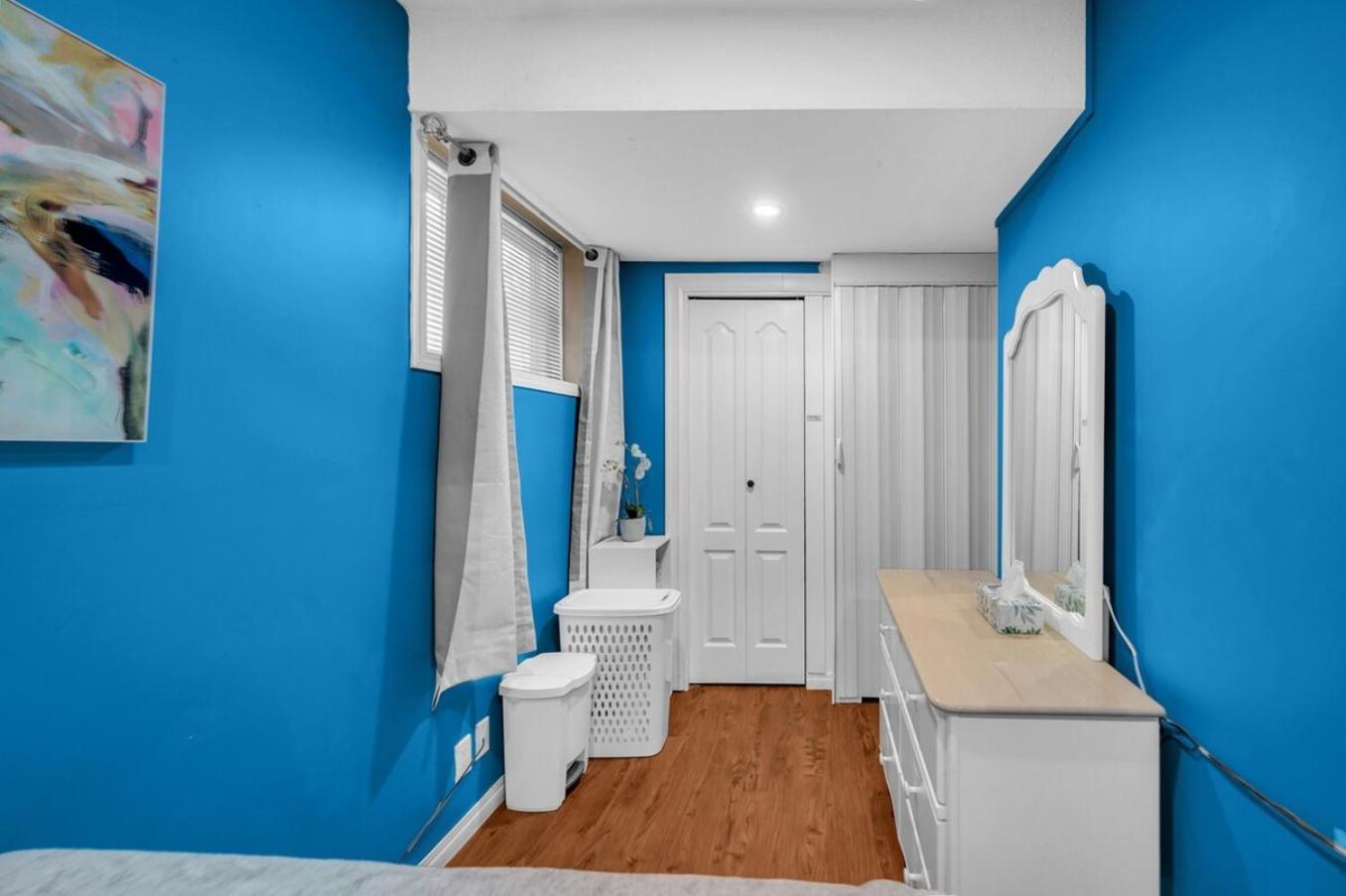52-3 Bed Suite On Lake Central Ac By Airport YYC Exteriér fotografie