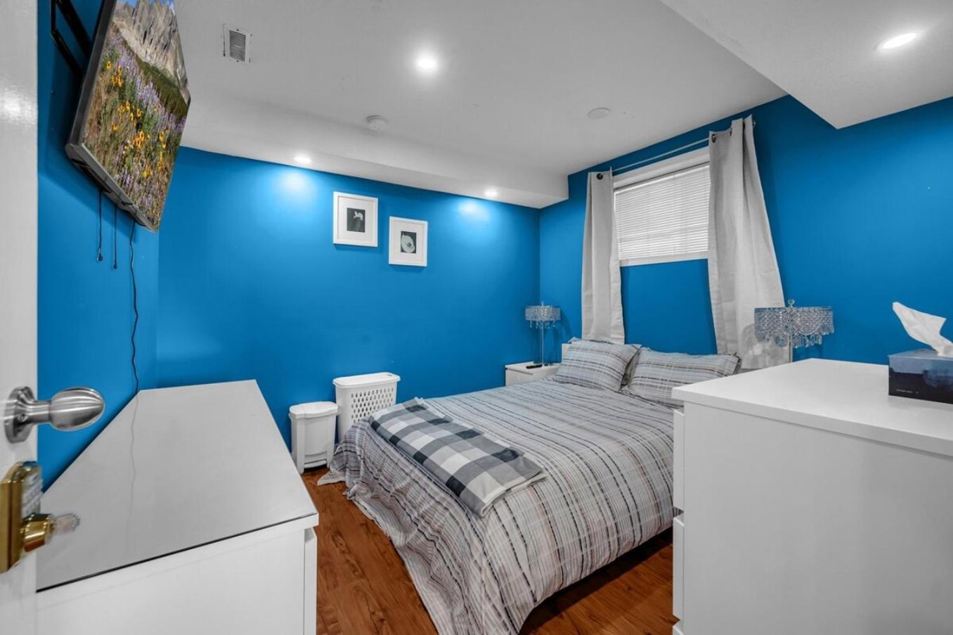 52-3 Bed Suite On Lake Central Ac By Airport YYC Exteriér fotografie