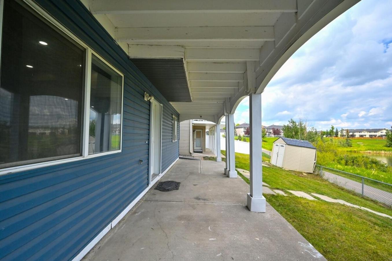 52-3 Bed Suite On Lake Central Ac By Airport YYC Exteriér fotografie